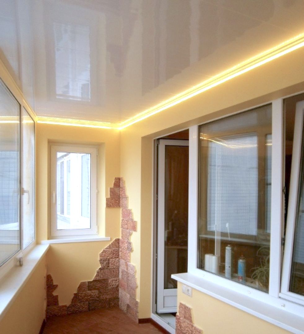 Потолок на балконе: 7 вариантов отделки. Можно ли сделать натяжной потолок на балконе