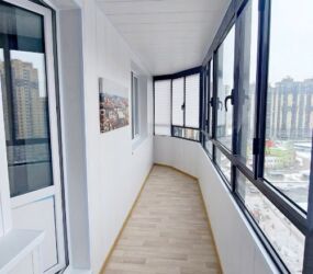 отделка балкона пвх матовыми панелями в квартире